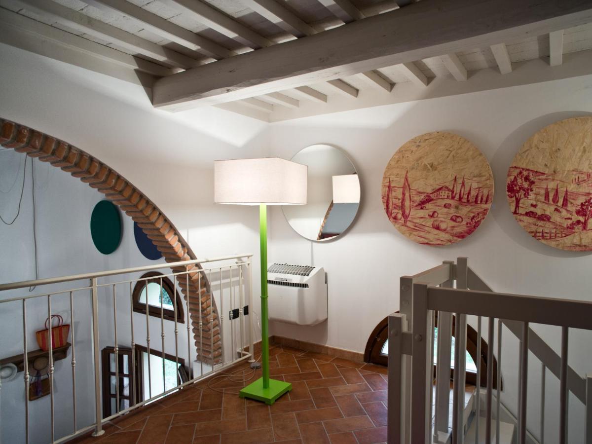 San Ruffino Apartments Lari Eksteriør bilde