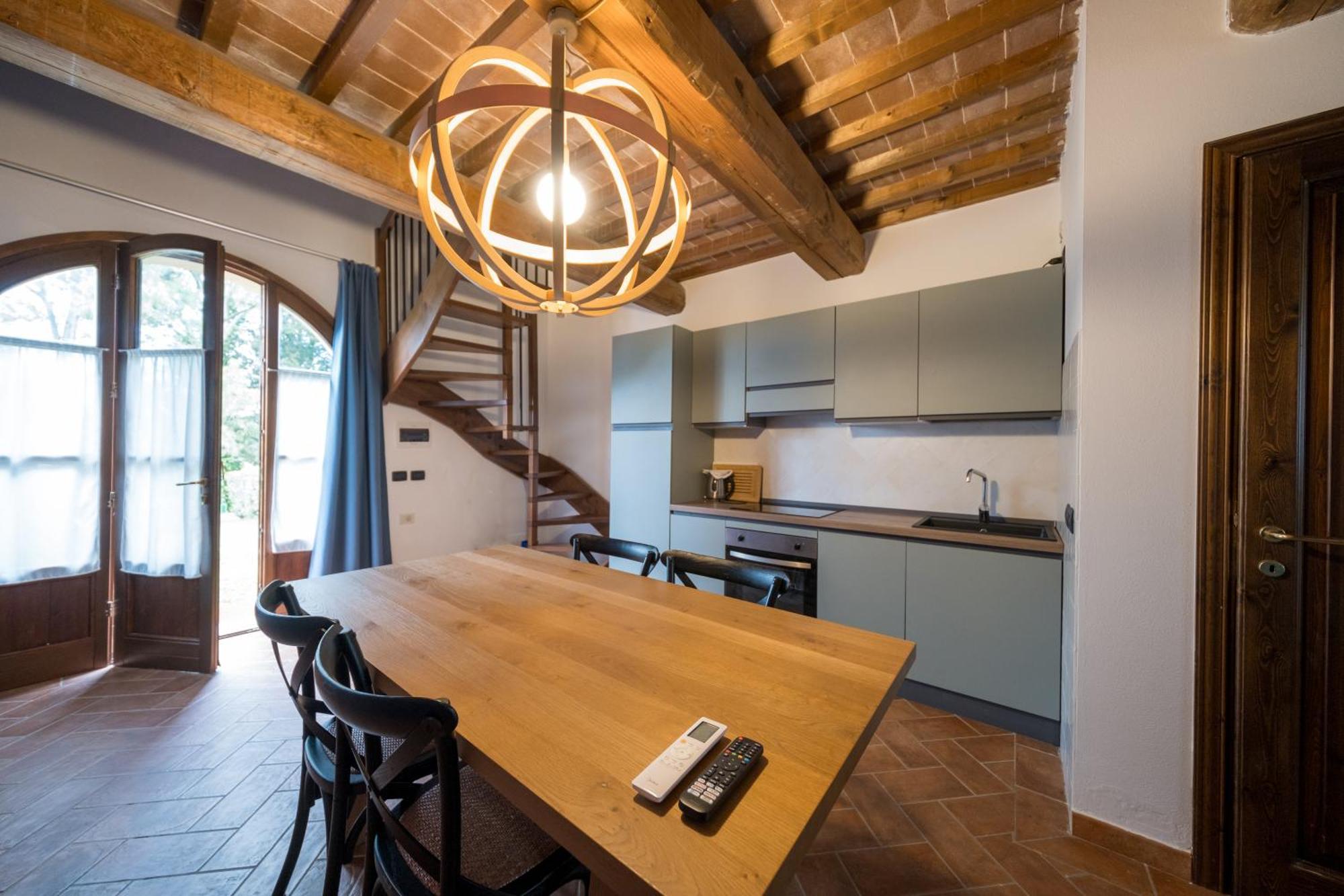 San Ruffino Apartments Lari Eksteriør bilde