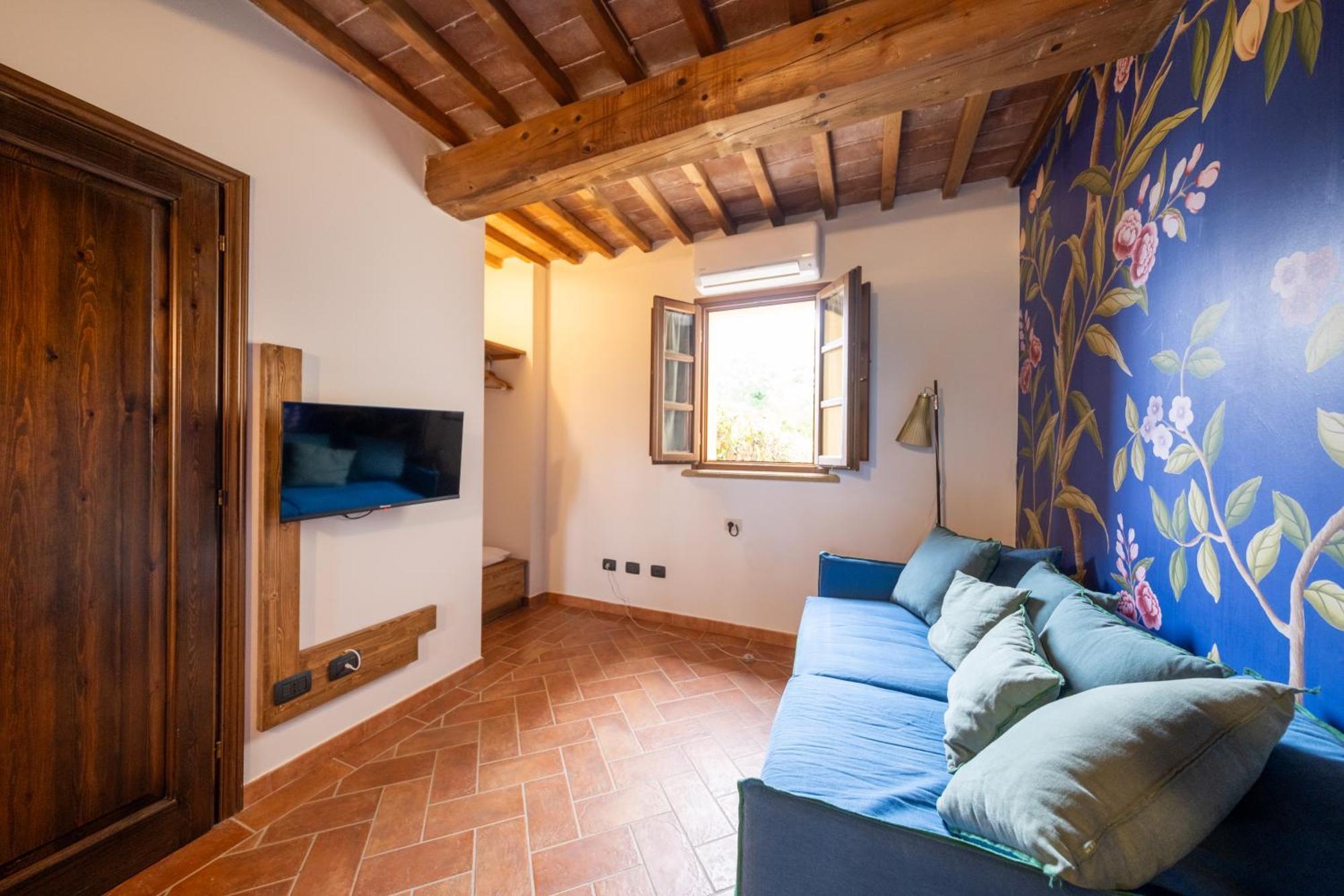 San Ruffino Apartments Lari Eksteriør bilde