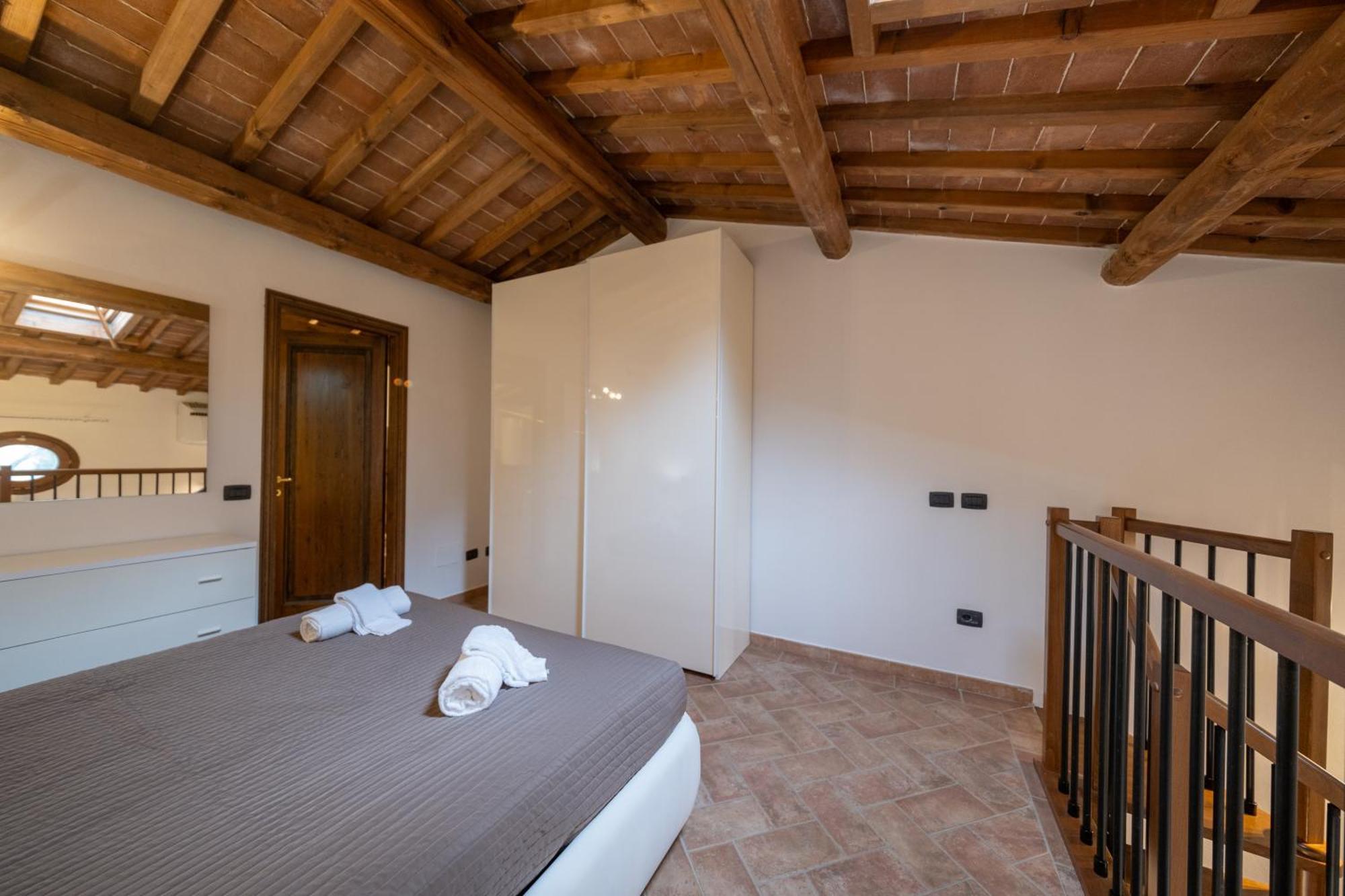 San Ruffino Apartments Lari Eksteriør bilde