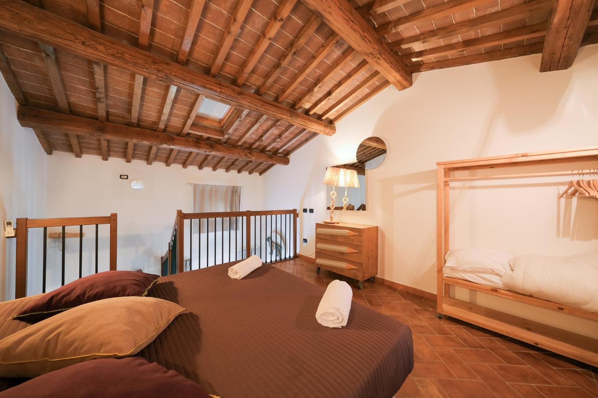 San Ruffino Apartments Lari Eksteriør bilde