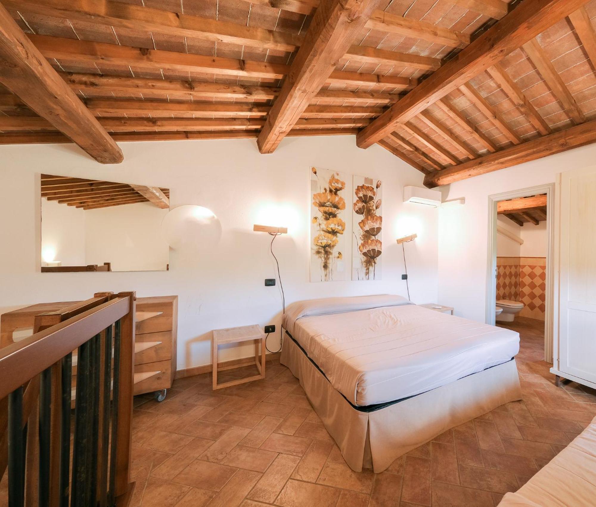 San Ruffino Apartments Lari Eksteriør bilde