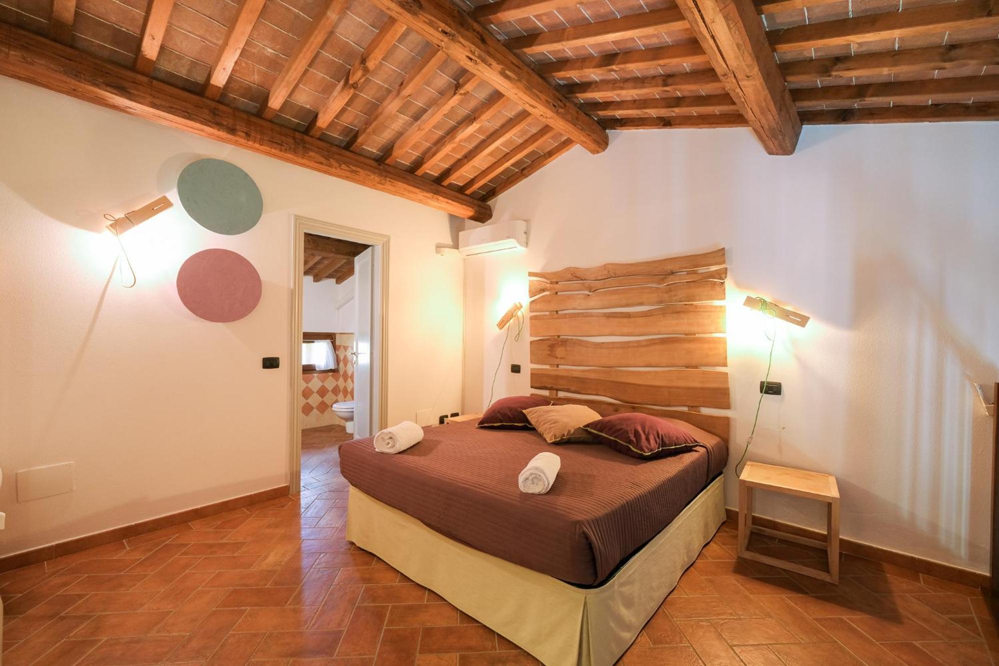 San Ruffino Apartments Lari Eksteriør bilde