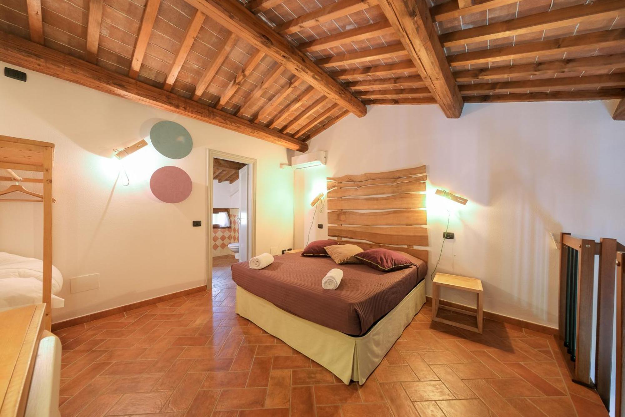 San Ruffino Apartments Lari Eksteriør bilde