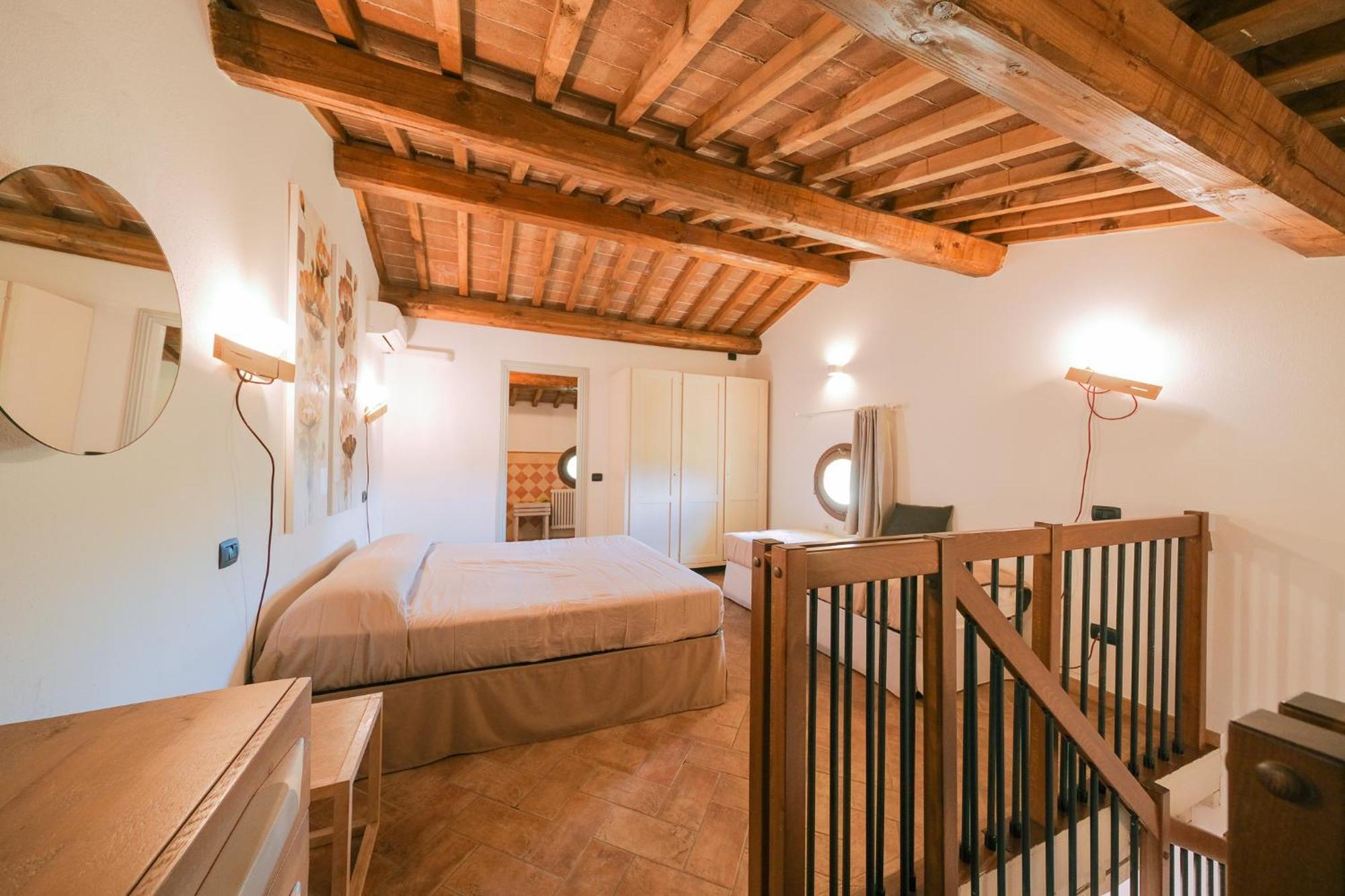 San Ruffino Apartments Lari Eksteriør bilde