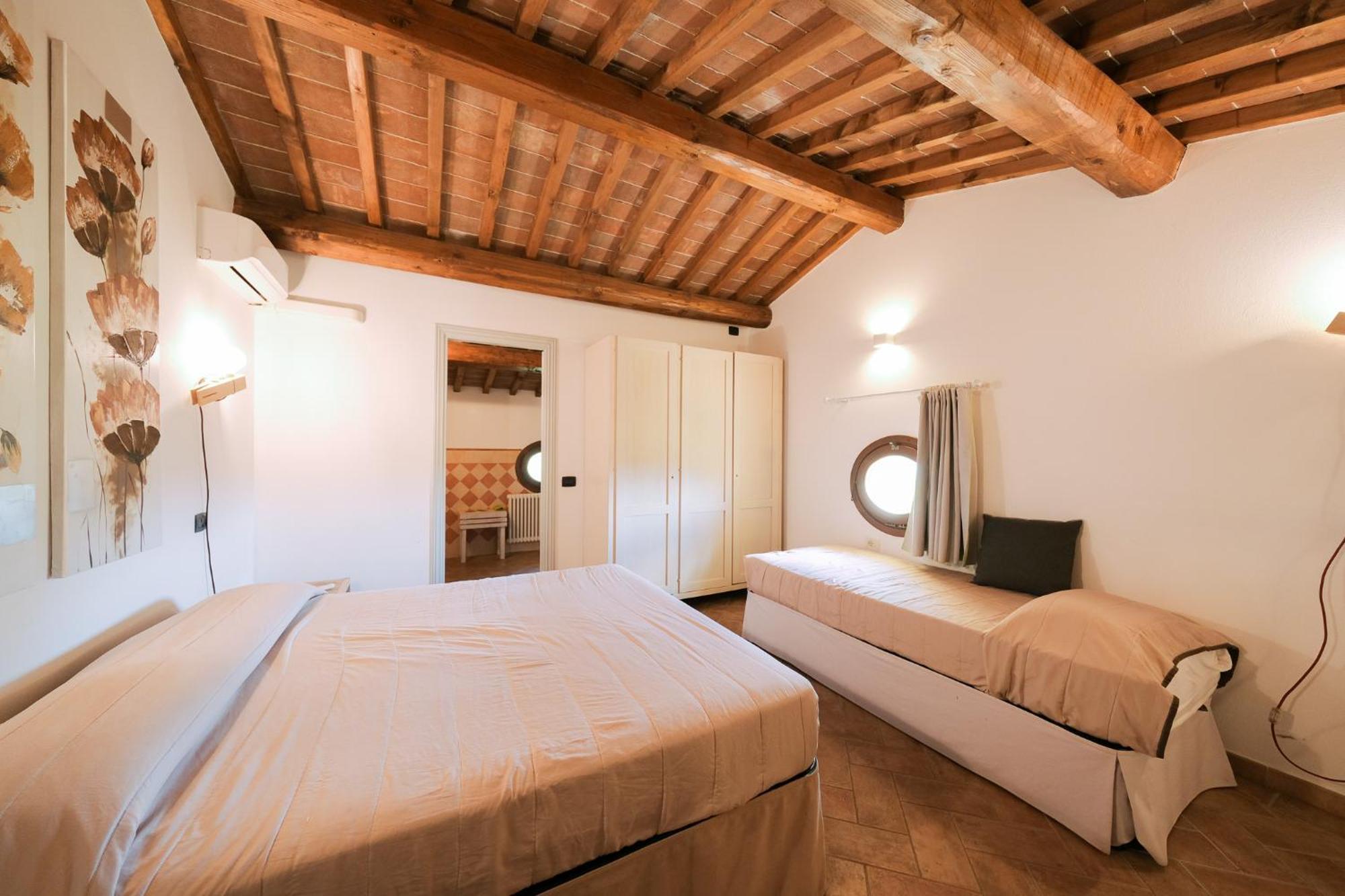 San Ruffino Apartments Lari Eksteriør bilde